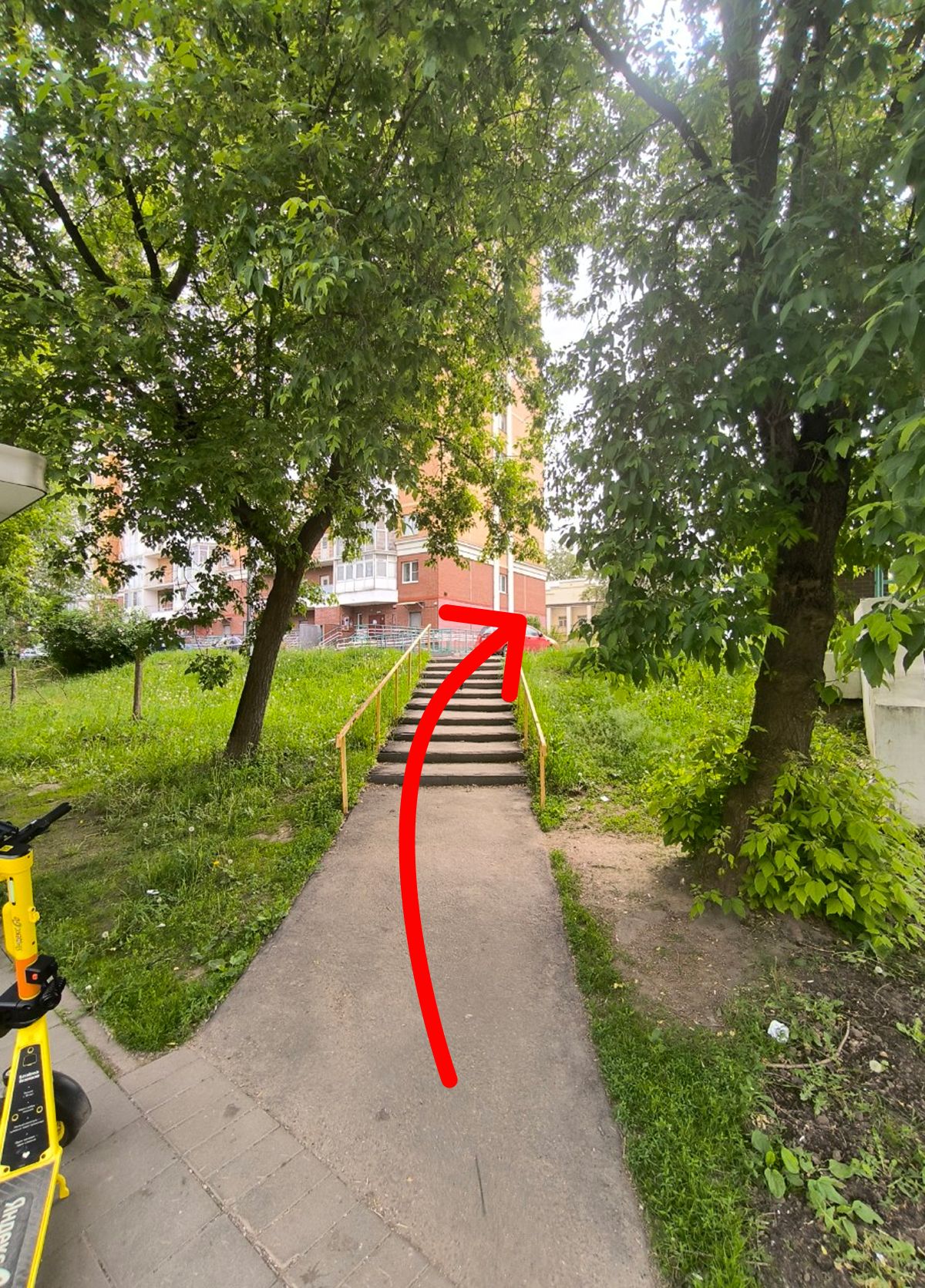Повернуть направо к лестнице